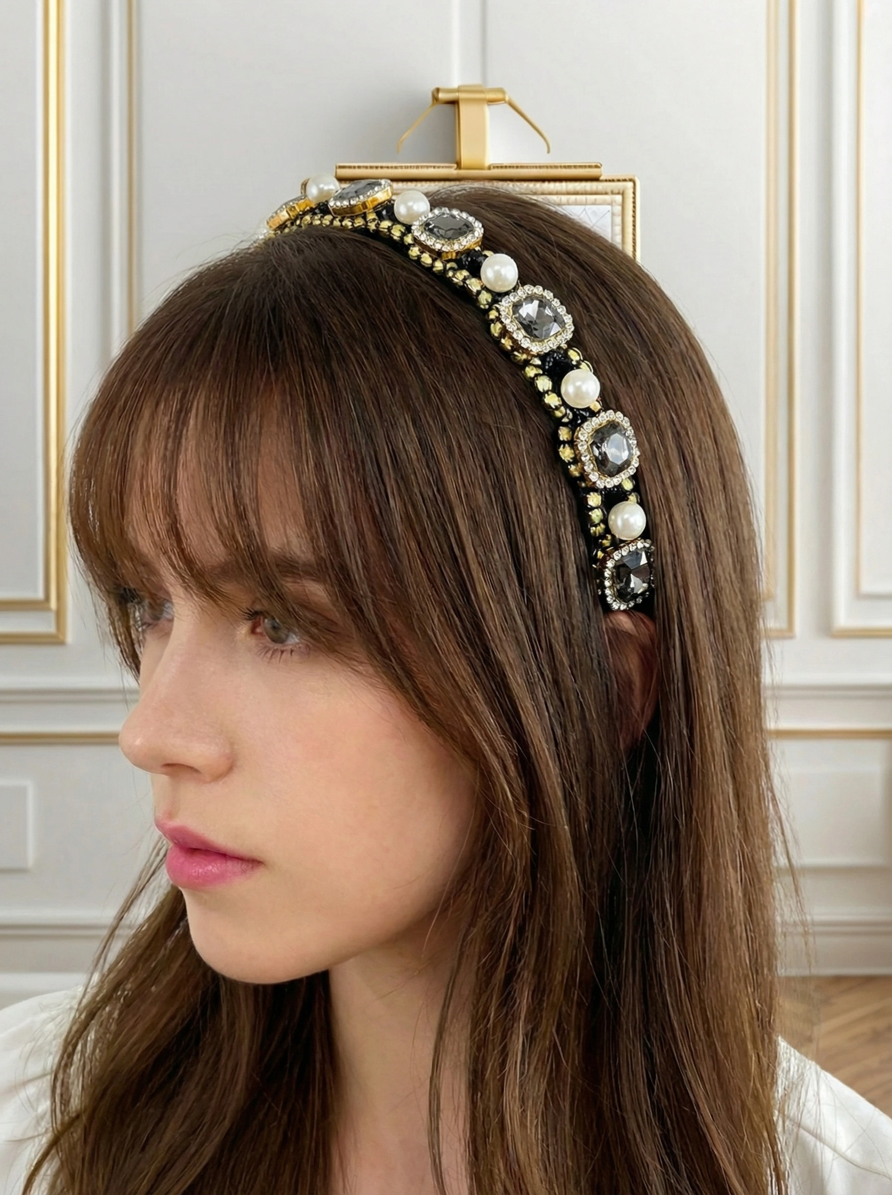 Baroque Beauty: Vintage Gold Metal Hairband with Rhinestones